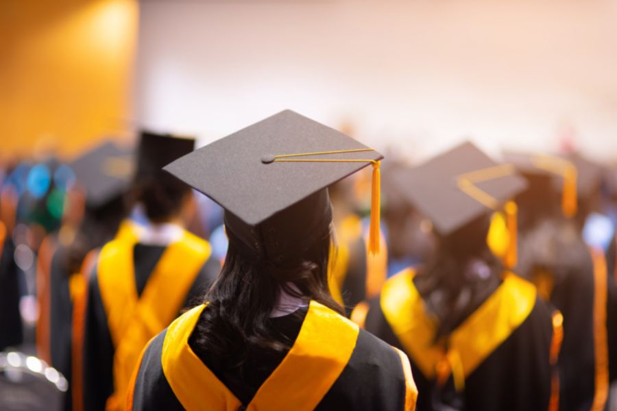 5 Ways to Recruit New Graduates